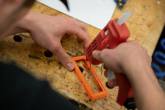 [HOBBYMENT] The "Hot Glue String Eraser": How to stop sticky hot glue strings from ruining delicate craft projects